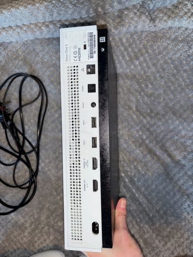 Xbox One S With 4 Controllers