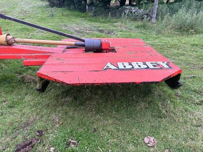 Abbey Side Mounted Grass Topper