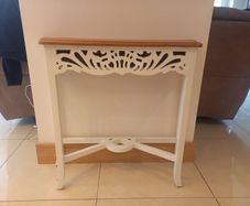 consol table