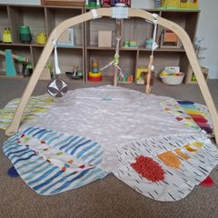 Lovevery play mat / play gym