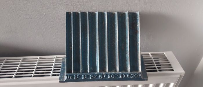 Vintage style cast iron coins sorter open to Reasonable offer