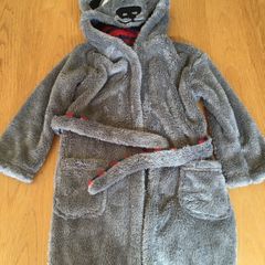 M&S boys bath robe size 5 to 6 brand new