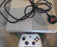 Xbox 1s 500gb + over 30 games