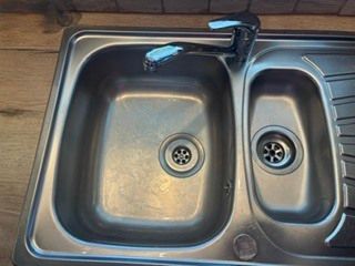 Carron Phoenix 1.5 bowl Kitchen sink and tap (stainless steel)
