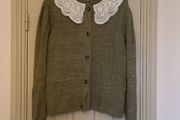 Green cardigan with collar