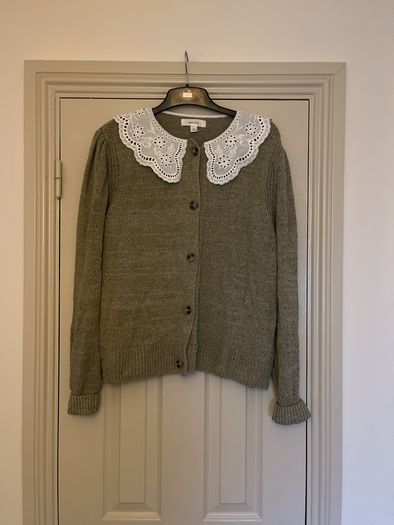 Green cardigan with collar