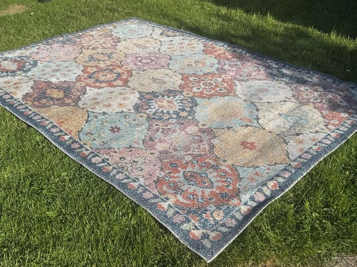 Large Rug - excellent condition (little use)