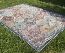 Large Rug - excellent condition (little use)