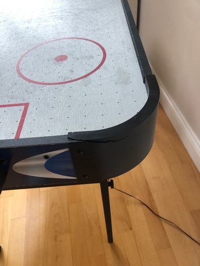 Air hockey table