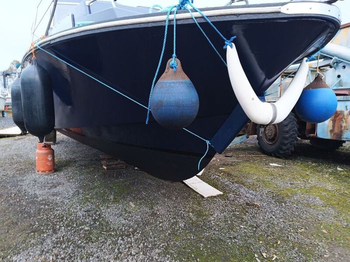 Boat cruiser 28ft perfect condition