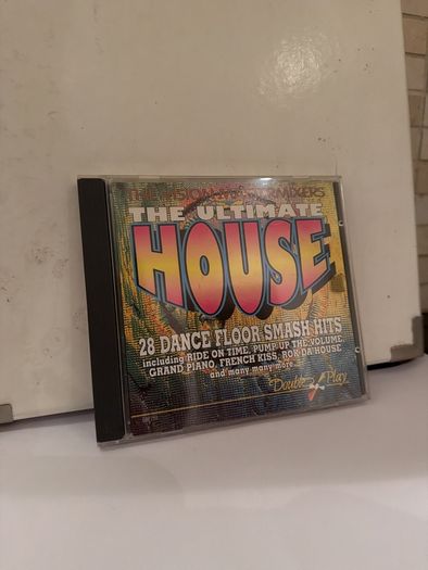 c.d the ultimate house dance CD