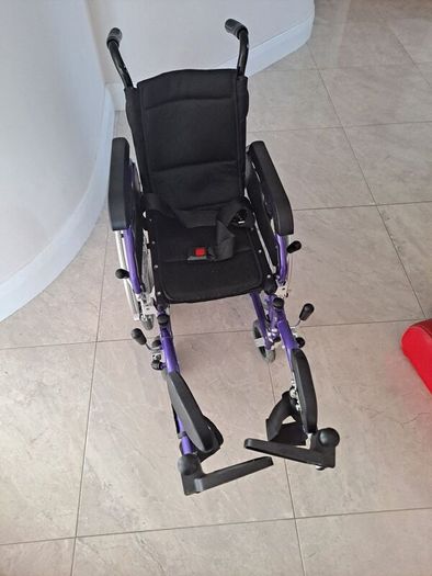 Pediatric wheelchair