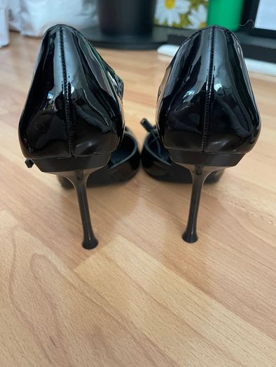 Shoe