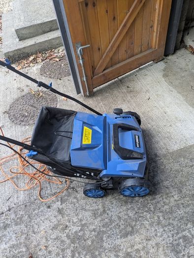 Hyundai 1600W 15'' 38cm Artificial Grass Sweeper
