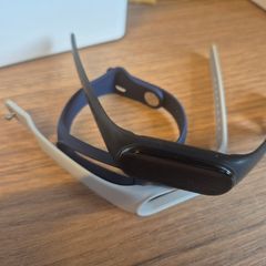 Xiaomi Mi Smart Band Fitness Tracker with 3 Straps & Magnetic USB Charger - Fully Working
