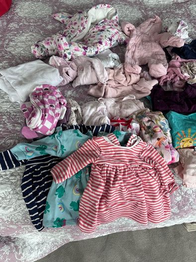 Baby girl wardrobe outfits 0-3 m snow onesies babygrows vests tops dresses hats blankie