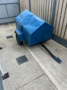 dog trailer