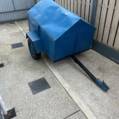 dog trailer