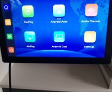 Wireless carplay touchscreen