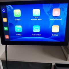 Wireless carplay touchscreen
