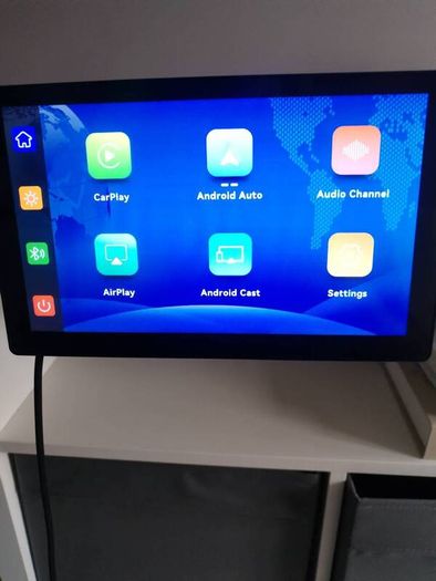 Wireless carplay touchscreen
