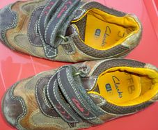 Boys shoes, size 8.5