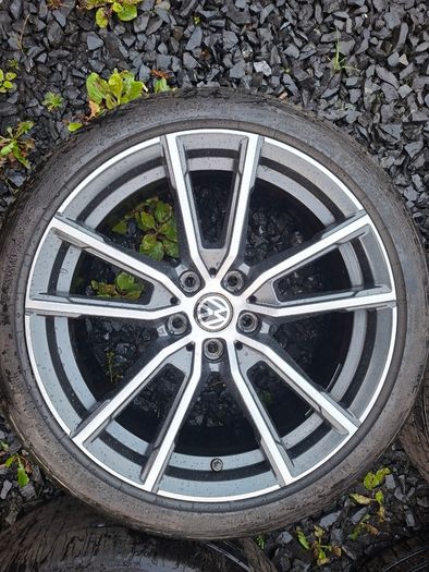 18" Vw Alloys with tyres