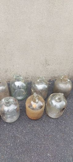 13 x demi johns,glass jars ,used condition, needs a clean,,buyer collects,,10 euros each or a deal  for the 13 ,sold as is
