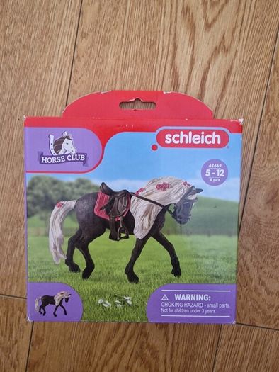 BRAND NEW Schleich 42469 Rocky Mountain Horse Mare Horse Show