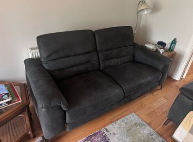 Recliner Sofa - Excellent condition