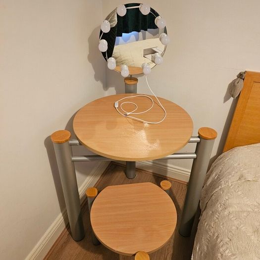 Dressing table