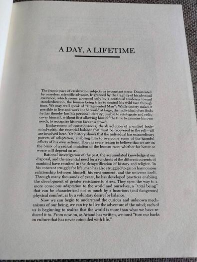 LIFE ARTS A Practical Guide to Total Being New Medicine and Ancient Wisdom by Evelyn de Smedt 1977 hardback in very good condition with some wear to the cover see all photos A4 size book 190 pages and illustrations FREE STANDARD POSTAGE INCLUDED
