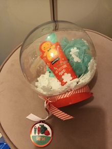 Christmas Beauty snow globe