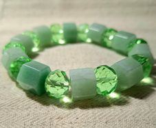 CLEARANCE Stunning green aventurine & crystal bracelet on elastic