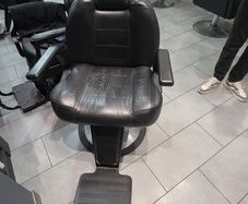 2 barber chairs & 2 chairs