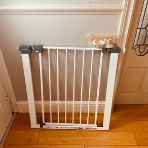 Baby stair gate