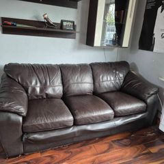 Faux Leather 3 seater/pull out double bed.