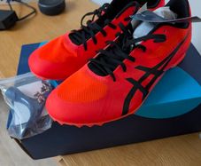 Running shoes Spikes asics
