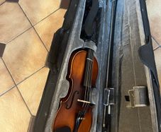 1/2 size violin