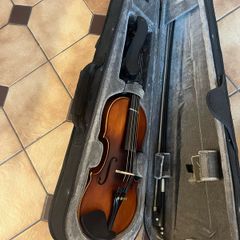 1/2 size violin