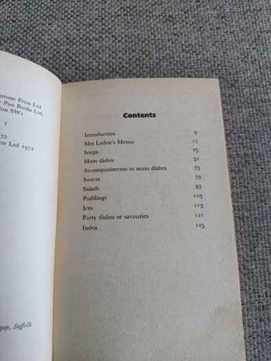The George Bernard Shaw Vegetarian Cook Book 1974 in good used condition FREE STANDARD POSTAGE INCLUDED