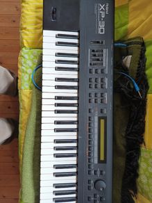 Roland XP-40 Synthesizer