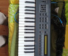 Roland XP-40 Synthesizer