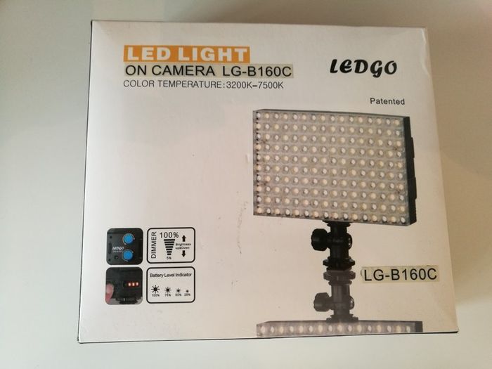 Nikon D3300 + 4 lens + light and flash+ tripods+backpac+ remuter