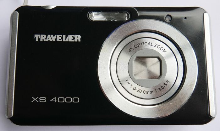 Traveler XS 4000 10.0 MP Digital Camera + SD Card and charger - works well