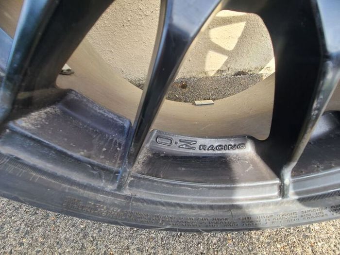 Oz Racing Alloy Wheels READ AD.