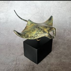 Manta Ray On Stand - Patinated Bronze