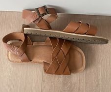 Like new girls Next sandals size 1