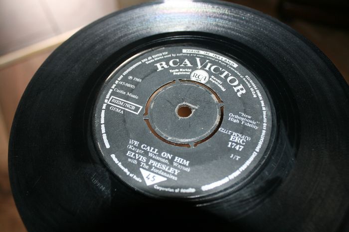 Single Vinyl's  85 pieces
