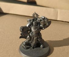 warhammer 40k ultramarines space marine marneus calgar